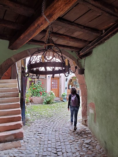 Au Bonheur Du Collectionneur Brocante Riquewihr, Magasin d'Antiquités à Riquewihr