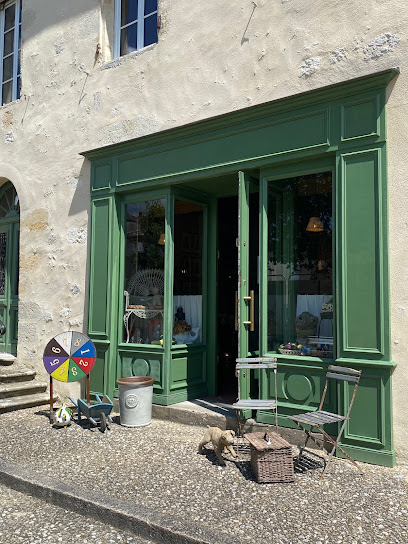 Maison De Boisse, Magasin D'antiquités à Gensac