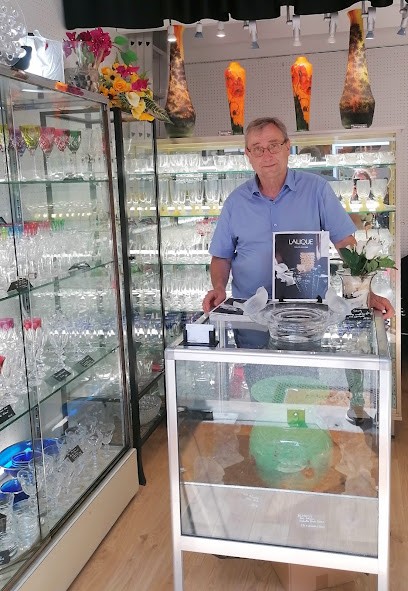 Verre et Cristal, Magasin d'Antiquités à Saint-Ouen