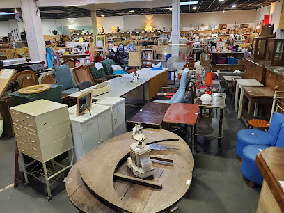 Les Greniers D'occitanie Magasin De Seconde Main au Sequestre