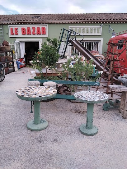 Le Bazar, Magasin d'Antiquités à Massillargues-Attuech