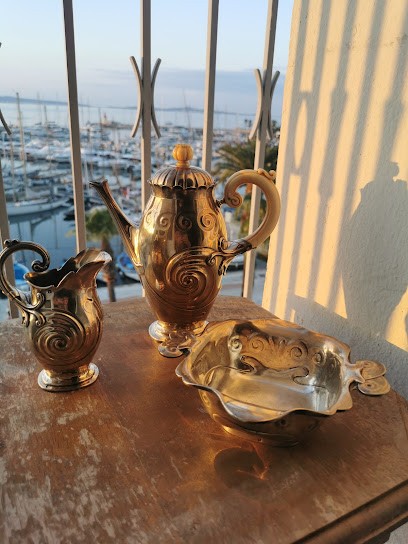 Antiquaire Sanary, Magasin d'Antiquités à Sanary-sur-Mer