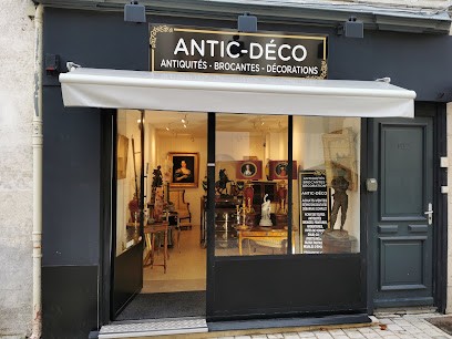 Antiquity - Flea Market Antique-Deco, Magasin d'Antiquités à Segonzac