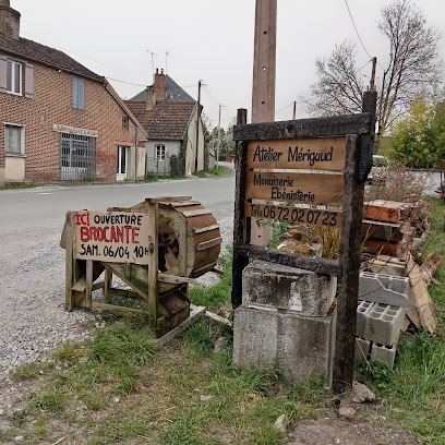Atelier Merigaud Brocante Ebenisterie, Magasin D'antiquités à Saint-Médard-la-Rochette