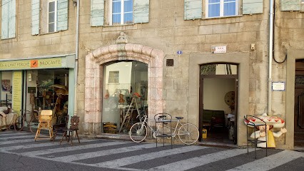 A Chat Perché, Magasin d'Antiquités à Prades