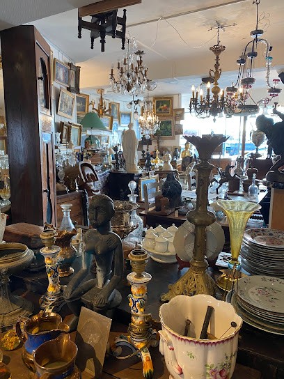 Antiquités Le Pivert Hugues, Magasin d'Antiquités à Paimpol