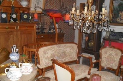 Rusticité et noblesse des essences www.brocantiq.com, Magasin d'Antiquités à Saméon