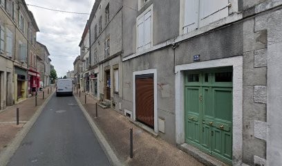 Chandeliers To Bones, Magasin d'Antiquités à Piégut-Pluviers