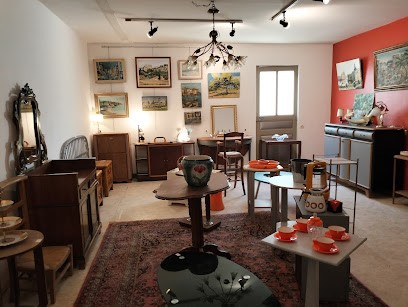 TROUVAILLES., Magasin d'Antiquités à La Flèche