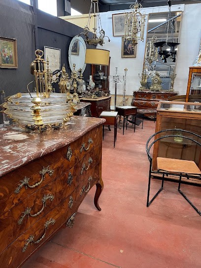 Broc Antiquités, Magasin d'Antiquités à Villeurbanne