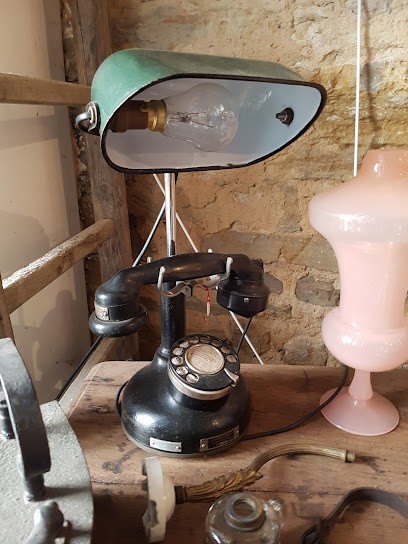 Dufour Jose Claude Marie, Magasin d'Antiquités à Damas-et-Bettegney