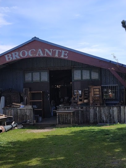 Brocante Rustandwood, Magasin d'Antiquités à Batz-sur-Mer