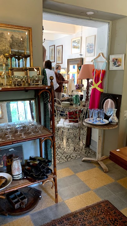 Gatti Antiques, Magasin d'Antiquités à Goult