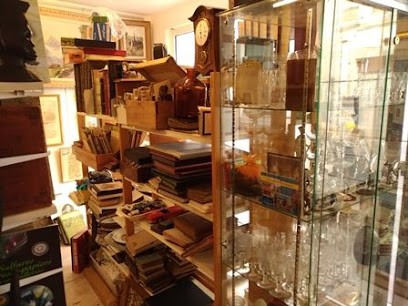 Liserons Blancs, Magasin d'Antiquités à Nancy