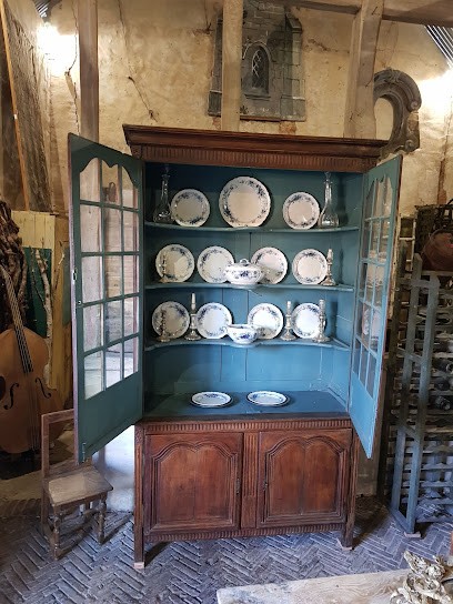 Stéphanie Mayeux, Magasin d'Antiquités à Irai