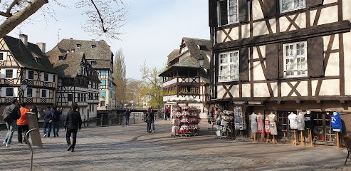 Michel Francis, Magasin d'Antiquités à Strasbourg