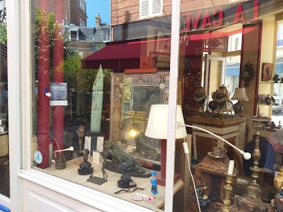 Cettour Bernard, Magasin d'Antiquités à Trouville-sur-Mer