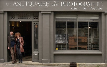Un antiquaire et une photographe dans le Perche, Magasin d'Antiquités à Mortagne-au-Perche