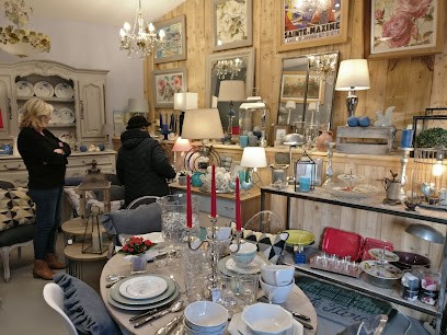 Indigo Meubles Decoration Vintage, Magasin d'Antiquités à Lussac-les-Châteaux