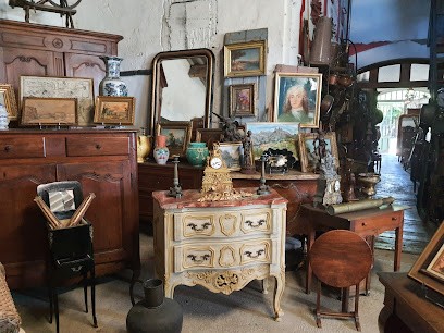 ANTIC PROVENCE COLLECTIONS, Magasin d'Antiquités à Violès