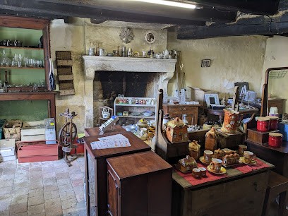 Trucs de Toni, Magasin d'Antiquités à Bussière-Poitevine