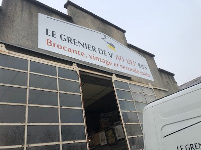 Le Grenier De V'Ad'Del'Ries, Magasin d'Antiquités à Valderiès
