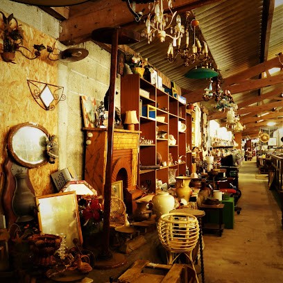 Le Corre Michel, Magasin d'Antiquités à Landujan