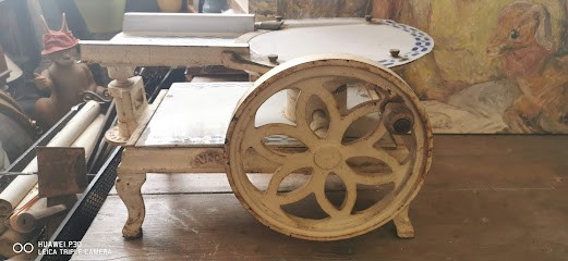 Brocante Gervaise, Magasin d'Antiquités à Avressieux