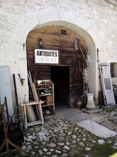 Rota Bruno, Magasin d'Antiquités à Nurieux-Volognat