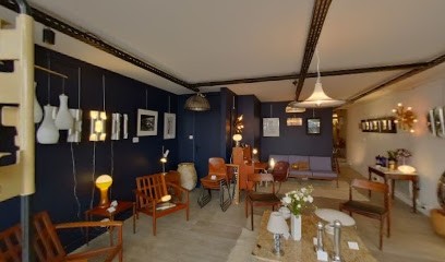 Aline Bachelier, Magasin d'Antiquités à Vincennes