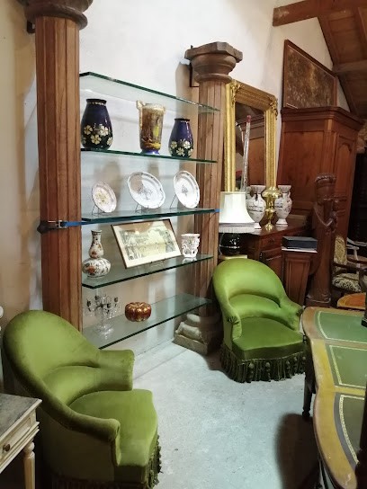 Dubois Nicole, Magasin d'Antiquités à Bias