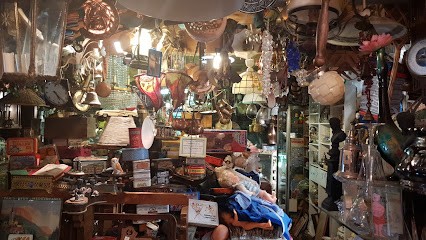 Le Petit St Michel - Brocante, Magasin d'Antiquités à Saint-Denis-de-Pile