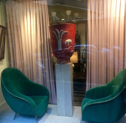 Guilhem Touzellier, Magasin d'Antiquités à Nice