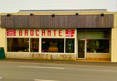 La Pucerie St Georges - Brocante - Achat/Vente - Débarras De Maison - Succession Magasin De Seconde Main à Saint-Georges-sur-Moulon