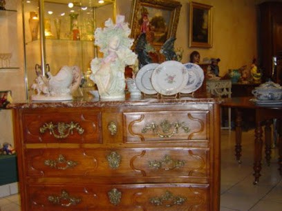 Antiquités Naphtaline, Magasin d'Antiquités à Valenciennes