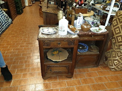 Bric A Brac., Magasin d'Antiquités à Vinneuf