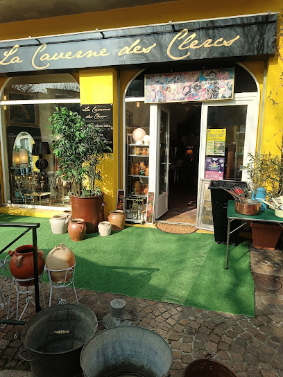 La Caverne Des Clercs, Magasin D'antiquités à Meysse