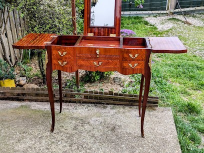 BROCANTOU. Brocante et Débarras. Rhône Alpes. Ain. UNIQUEMENT SUR RV, Magasin d'Antiquités à Pérouges