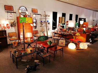 Kitch and chic, Magasin d'Antiquités à Cavalaire-sur-Mer