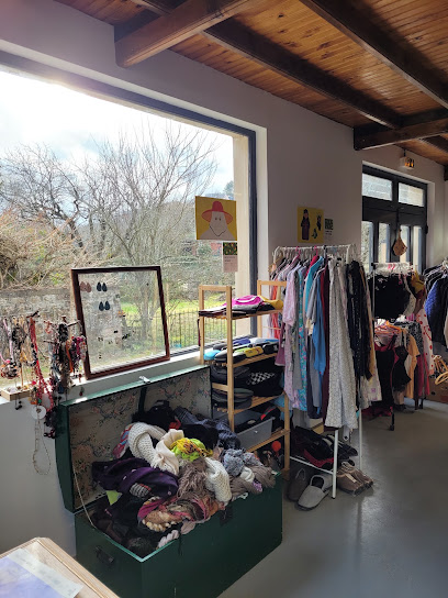 Le Cocillon Friperie à Marcillac-Vallon