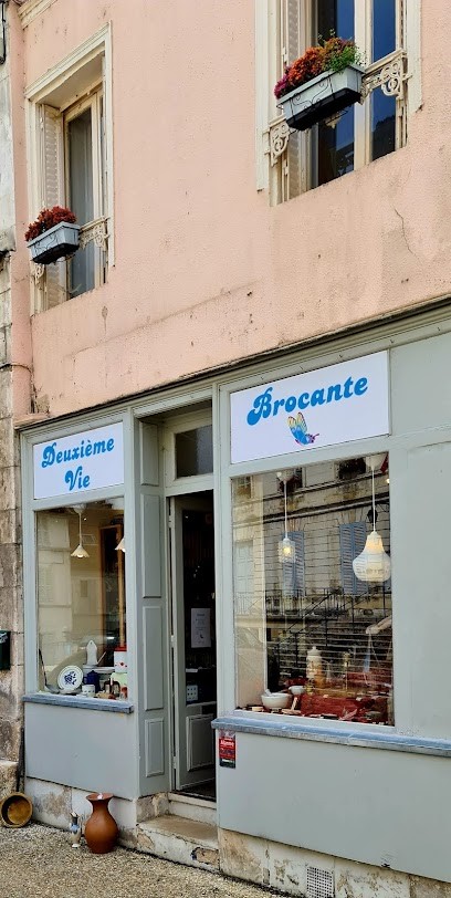 Deuxième Vie Brocante, Magasin d'Antiquités à Tonnerre