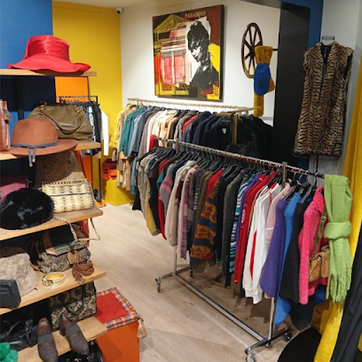 Amertha Vêtements Et Accessoires Friperie à Paris 18