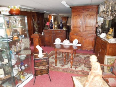 Antiquités ROLLAND, Magasin d'Antiquités à La Coquille