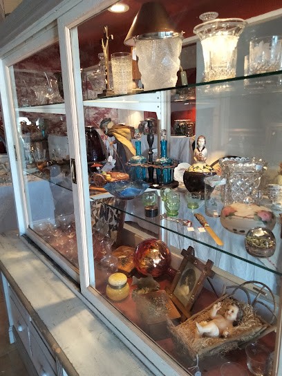 Brocante Ephemere, Magasin d'Antiquités au Chambon-sur-Lignon