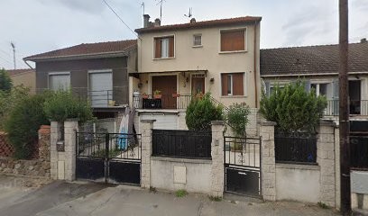 Ghilas, Magasin d'Antiquités au Blanc-Mesnil