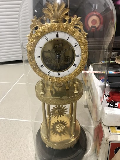 Frederic Dedinger, Magasin d'Antiquités à Villerest