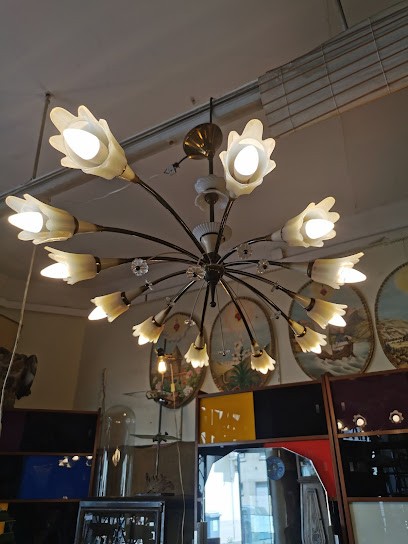 Un nouveau monde Atmosphère Brocante Décoration, Magasin d'Antiquités à Béziers