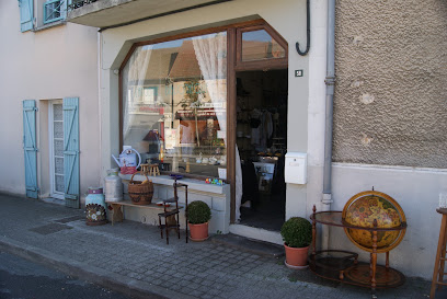 L'ancienne Bibliothèque (Brocante), Magasin De Seconde Main à Marcillat-en-Combraille
