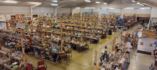 LES TRÉSORS DU GRENIER, Magasin de Seconde Main à Plomelin