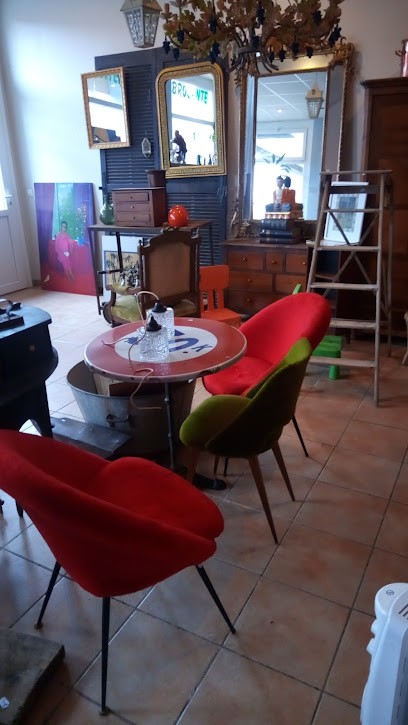 Brocante 12, Magasin d'Antiquités à Flavin